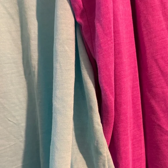 Under Armour Women's Long Sleeve Tops - Aqua and Magenta Brand New - Picture 3 of 7